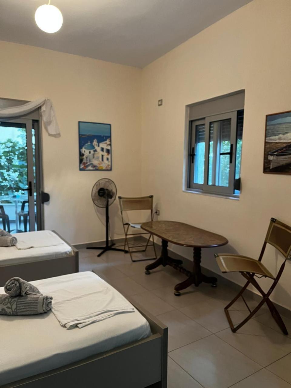 Riviera Rooms Sarande Exterior photo
